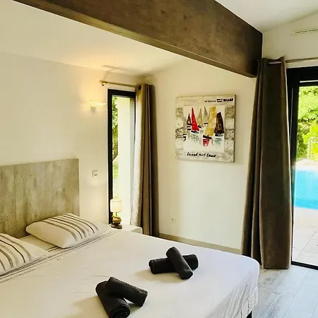 De Luxe Carubba Piscine Bain A Remous Balneo Bonifacio * Bonifacio (Corsica)