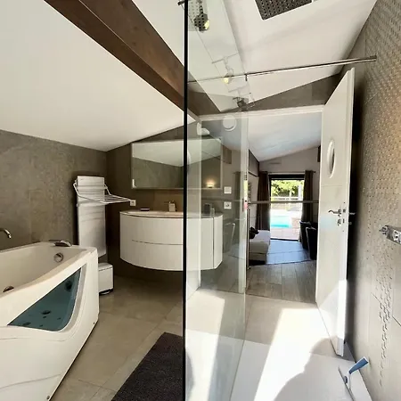 Vakantiehuis De Luxe Carubba Piscine Bain A Remous Balneo Bonifacio Bonifacio (Corsica)